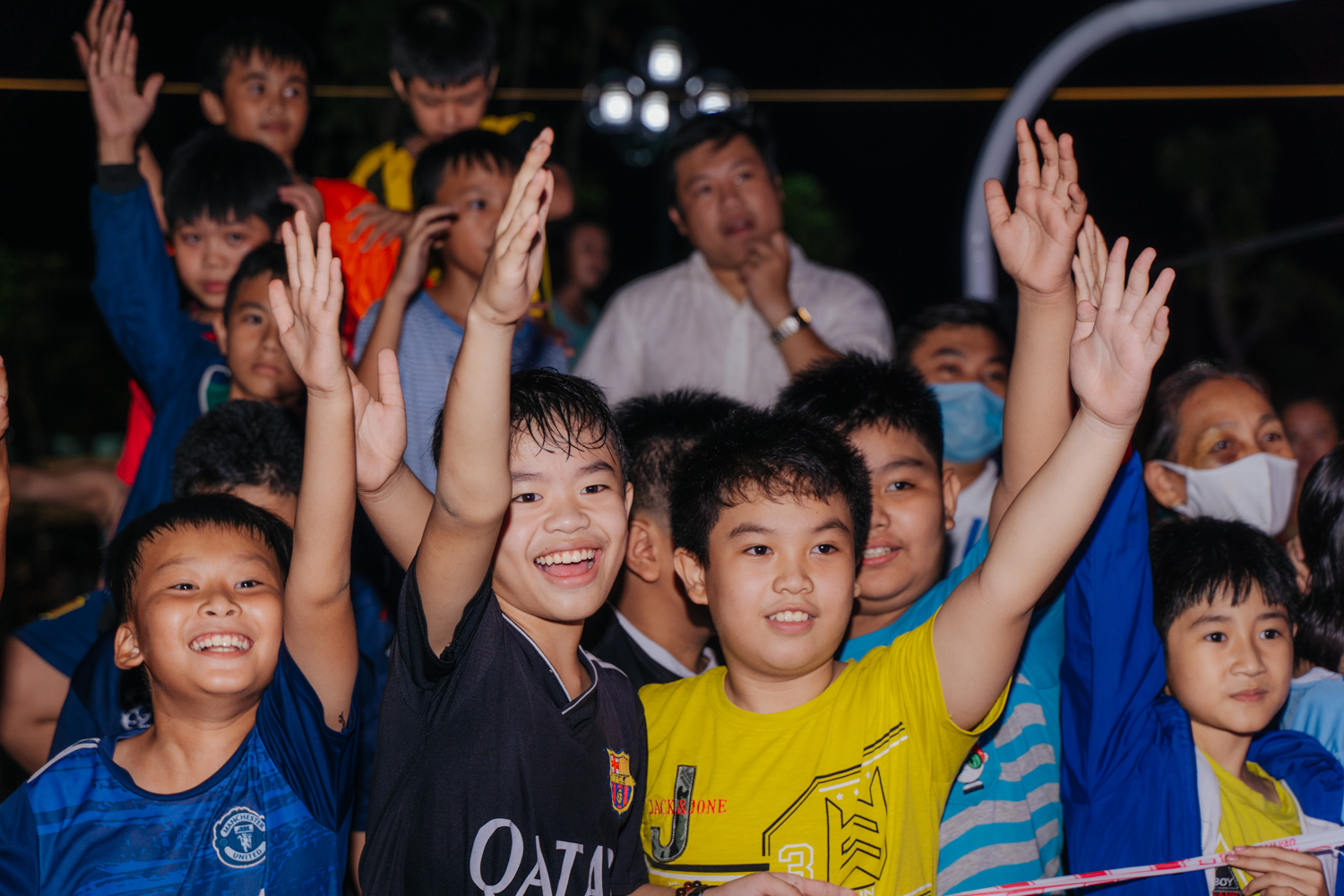 HÀNG NGÀN NGƯỜI DÂN QUẢNG NGÃI ĐỔ VỀ ĐÔNG YÊN RESIDENCES VUI TẾT TRUNG THU - Viet Nam Smart City