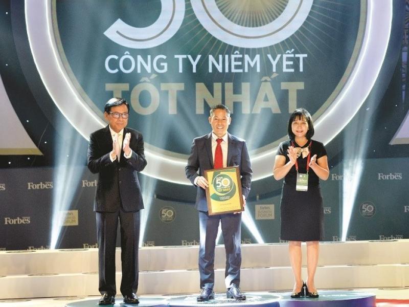 ĐẤT XANH 7 LẦN LIÊN TIẾP ĐƯỢC VINH DANH TOP 50 CÔNG TY NIÊM YẾT TỐT NHẤT VIỆT NAM - Viet Nam Smart City