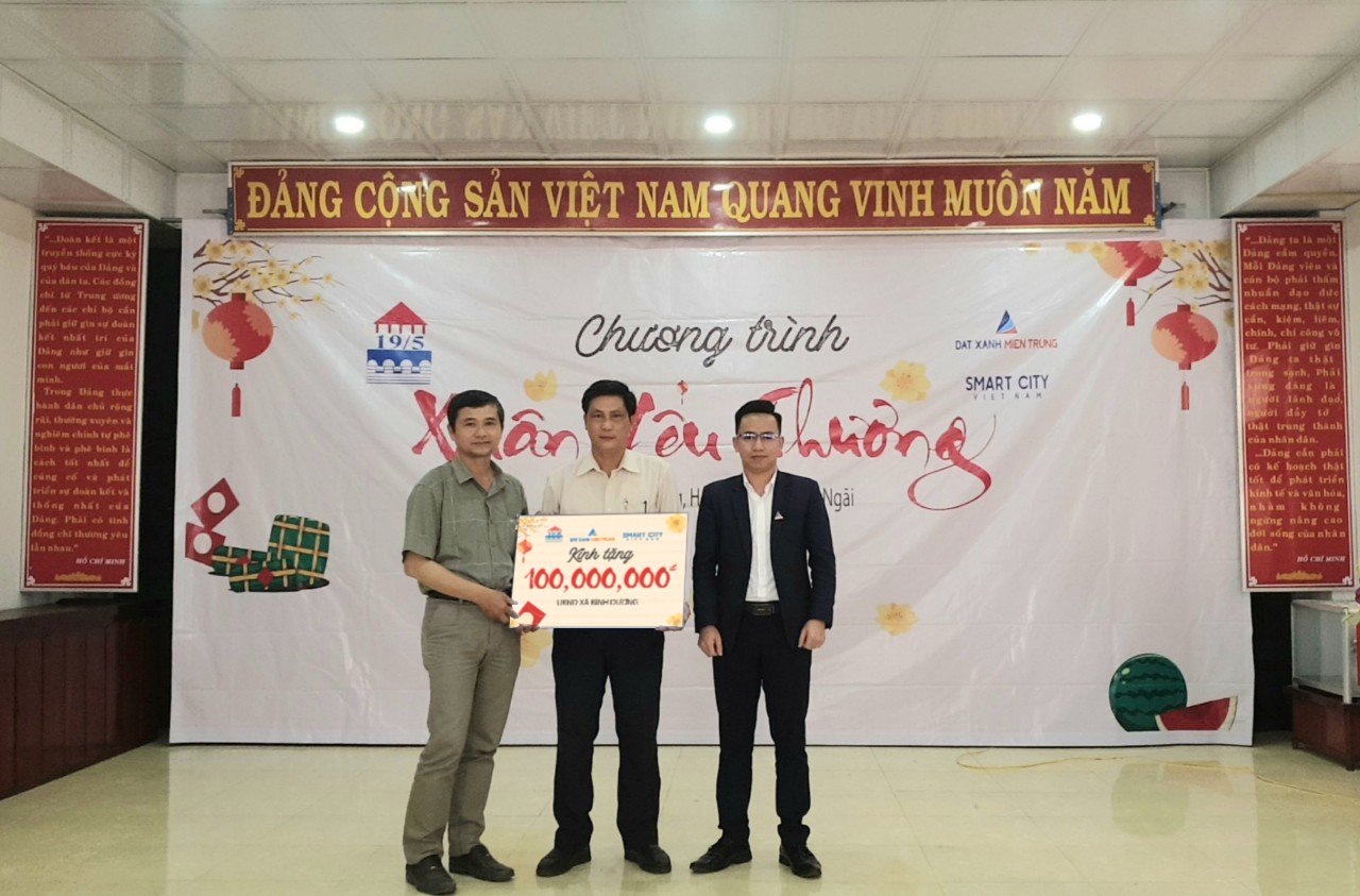 VNSC TRAO 300 SUẤT QUÀ CHO NGƯỜI DÂN ĐÀ NẴNG, QUẢNG NGÃI DỊP TẾT NGUYÊN ĐÁN 2021 - Viet Nam Smart City