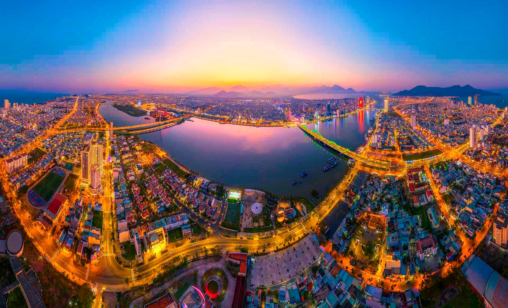 Thành phố là "đô thị đáng sống bậc nhất thế giới" của Việt Nam, có "tiên cảnh" trong phim bom tấn Mỹ, mỗi năm hút cả hàng triệu người đổ về - Viet Nam Smart City